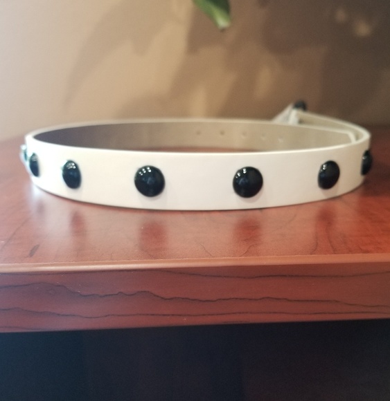 Juicy Couture White Belt w/ Black Enamel Rivets S - Picture 3 of 8